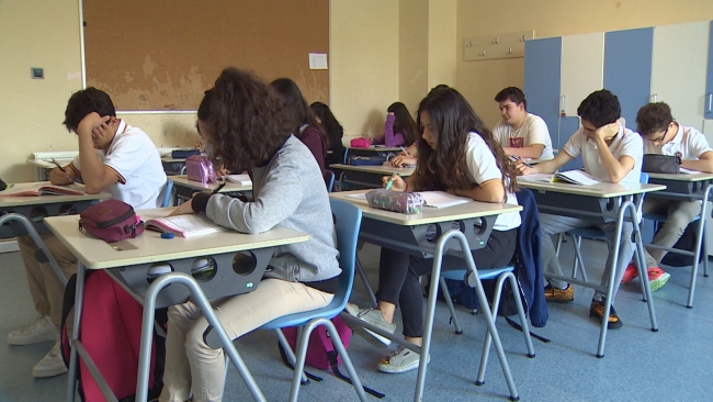 Öğrenciler hem kitap okuyacak hem hediye kazanacak